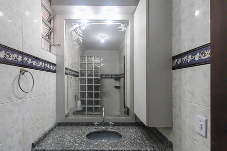 Apartamento à venda com 128m², 3 quartos e 1 vaga Apartamento à venda com 128m², 3 quartos e 1 vagaBanheiro 1