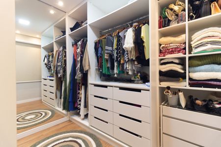 Apartamento à venda com 96m², 3 quartos e 2 vagas Apartamento à venda com 96m², 3 quartos e 2 vagasCloset da Suíte