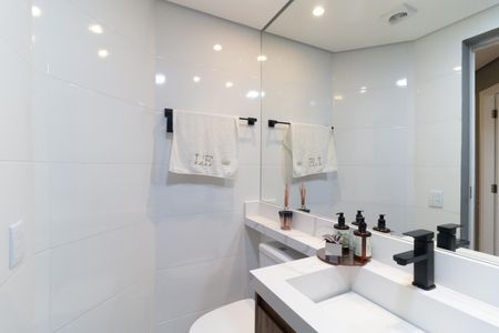 Apartamento à venda com 96m², 3 quartos e 2 vagas Apartamento à venda com 96m², 3 quartos e 2 vagasBanheiro Social