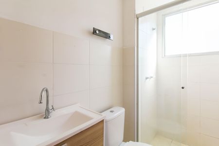 Banheiro de apartamento à venda com 2 quartos, 41m² em São José, Canoas