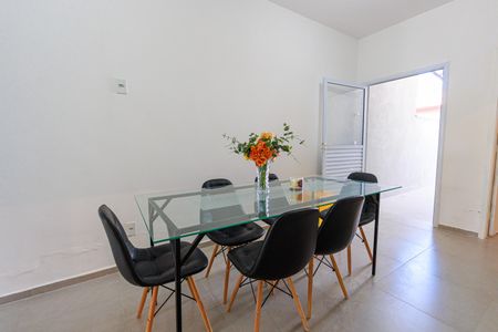Casa de condomínio para alugar com 189m², 3 quartos e 2 vagas
