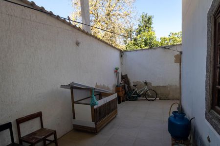 Casa à venda com 98m², 2 quartos e 3 vagas Casa à venda com 98m², 2 quartos e 3 vagasÁrea externa
