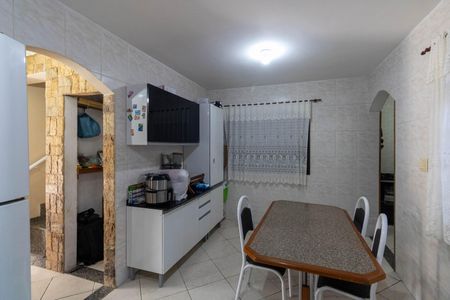 Casa à venda com 98m², 2 quartos e 3 vagas Casa à venda com 98m², 2 quartos e 3 vagasCozinha e Área de Serviço