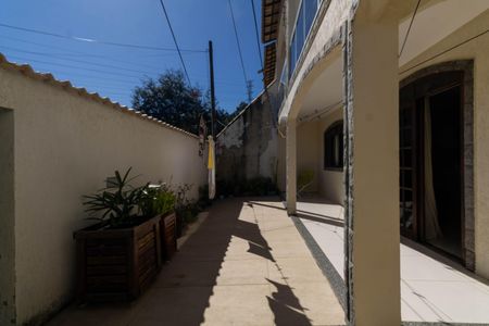 Casa à venda com 98m², 2 quartos e 3 vagas Casa à venda com 98m², 2 quartos e 3 vagasGaragem