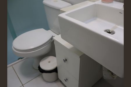 Banheiro suíte de casa à venda com 3 quartos, 152m² em Vila Rica, São Paulo
