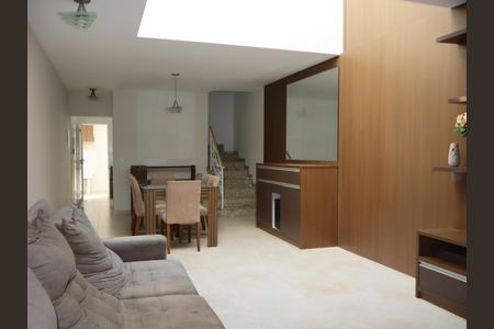 Casa à venda com 3 quartos, 152m² em Vila Rica, São Paulo