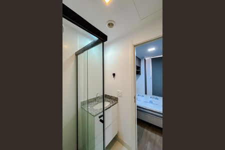 Banheiro de kitnet/studio para alugar com 1 quarto, 19m² em Brás, São Paulo