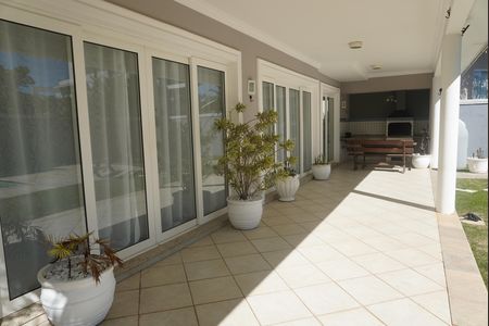 Casa de condomínio para alugar com 455m², 4 quartos e 6 vagasÁrea Externa