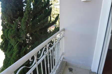 Casa de condomínio para alugar com 455m², 4 quartos e 6 vagasSacada