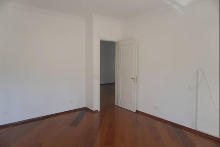 Casa de condomínio para alugar com 455m², 4 quartos e 6 vagas Casa de condomínio para alugar com 455m², 4 quartos e 6 vagasSuite 1