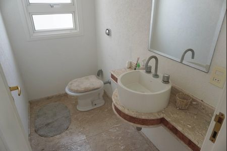 Casa de condomínio para alugar com 455m², 4 quartos e 6 vagas Casa de condomínio para alugar com 455m², 4 quartos e 6 vagasLavabo