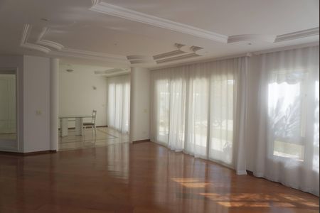 Casa de condomínio para alugar com 455m², 4 quartos e 6 vagas Casa de condomínio para alugar com 455m², 4 quartos e 6 vagasSala
