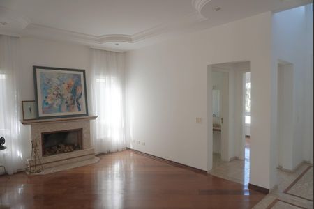 Casa de condomínio para alugar com 455m², 4 quartos e 6 vagas Casa de condomínio para alugar com 455m², 4 quartos e 6 vagasSala
