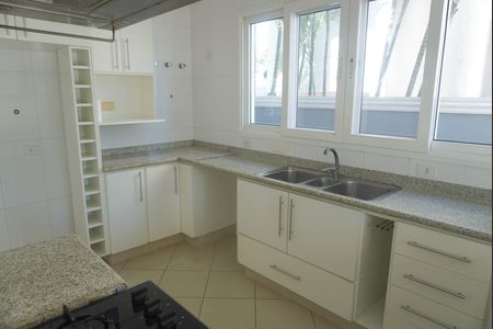 Casa de condomínio para alugar com 455m², 4 quartos e 6 vagas Casa de condomínio para alugar com 455m², 4 quartos e 6 vagasCozinha