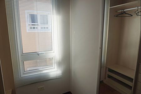 Casa de condomínio para alugar com 455m², 4 quartos e 6 vagas Casa de condomínio para alugar com 455m², 4 quartos e 6 vagasCloset da suíte 4