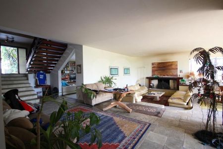 Casa à venda com 4 quartos, 500m² em Pacaembu, São Paulo