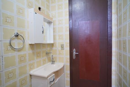 Banheiro de apartamento para alugar com 1 quarto, 50m² em Partenon, Porto Alegre