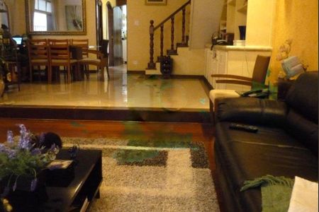 Casa à venda com 4 quartos, 260m² em Vila Pauliceia, São Paulo