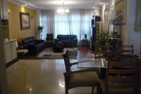 Casa à venda com 4 quartos, 260m² em Vila Pauliceia, São Paulo