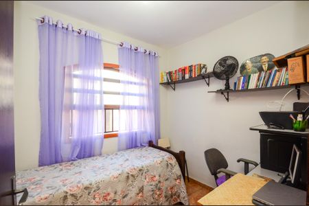 Casa à venda com 170m², 4 quartos e 4 vagas Casa à venda com 170m², 4 quartos e 4 vagasQuarto 1