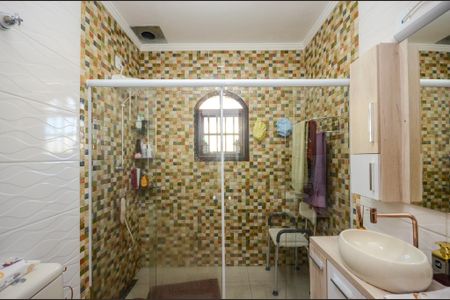 Casa à venda com 170m², 4 quartos e 4 vagas Casa à venda com 170m², 4 quartos e 4 vagasSuíte - Banheiro