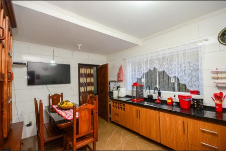 Casa à venda com 170m², 4 quartos e 4 vagas Casa à venda com 170m², 4 quartos e 4 vagasCozinha