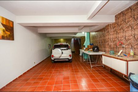 Casa à venda com 170m², 4 quartos e 4 vagas Casa à venda com 170m², 4 quartos e 4 vagasGaragem