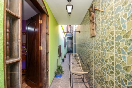 Casa à venda com 170m², 4 quartos e 4 vagas Casa à venda com 170m², 4 quartos e 4 vagasEntrada