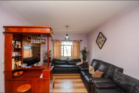 Sala de casa à venda com 4 quartos, 170m² em Vila Yara, São Paulo