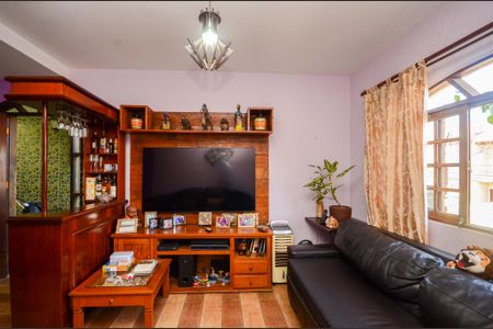 Casa à venda com 170m², 4 quartos e 4 vagas Casa à venda com 170m², 4 quartos e 4 vagasSala