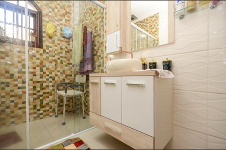Casa à venda com 170m², 4 quartos e 4 vagas Casa à venda com 170m², 4 quartos e 4 vagasSuíte - Banheiro