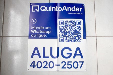 Placa de kitnet/studio para alugar com 1 quarto, 29m² em Azenha, Porto Alegre