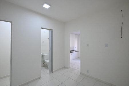 Quarto de Serviço de casa para alugar com 2 quartos, 200m² em Jardim Santa Terezinha, Taboão da Serra