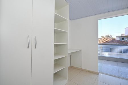 Casa para alugar com 200m², 2 quartos e 1 vagaArmário da Suíte 1