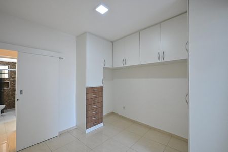 Suíte 1 de casa para alugar com 2 quartos, 200m² em Jardim Santa Terezinha, Taboão da Serra