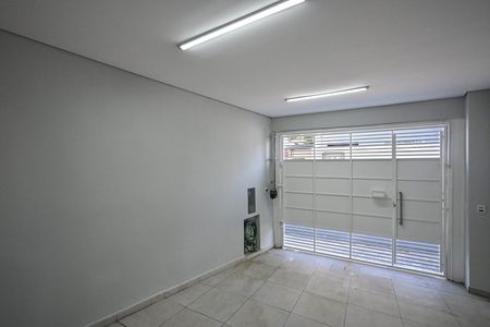 Garagem de casa para alugar com 2 quartos, 200m² em Jardim Santa Terezinha, Taboão da Serra