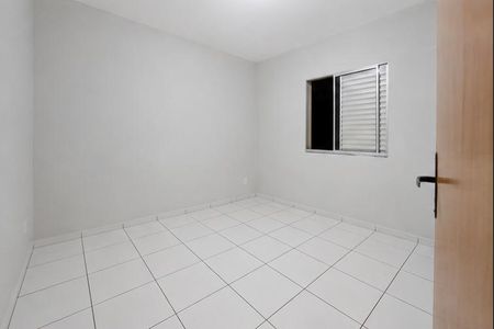 Quarto 1 de apartamento para alugar com 2 quartos, 43m² em Jardim Holanda, Uberlândia