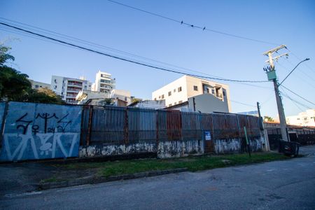 Apartamento para alugar com 90m², 2 quartos e 1 vaga Apartamento para alugar com 90m², 2 quartos e 1 vagaFachada