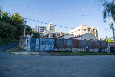 Apartamento para alugar com 90m², 2 quartos e 1 vaga Apartamento para alugar com 90m², 2 quartos e 1 vagaFachada