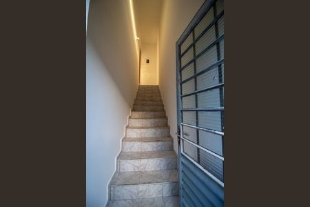 Apartamento para alugar com 90m², 2 quartos e 1 vaga Apartamento para alugar com 90m², 2 quartos e 1 vagaEscada
