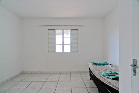 Quarto 2 de casa para alugar com 2 quartos, 150m² em Vila Santa Maria, São Paulo