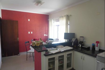 Casa para alugar com 350m², 4 quartos e 4 vagas Casa para alugar com 350m², 4 quartos e 4 vagasCozinha