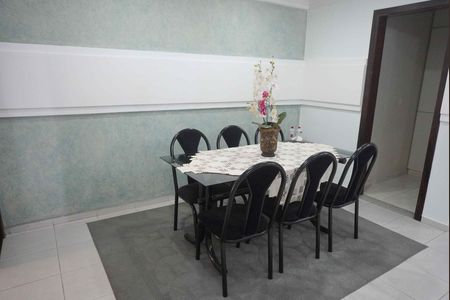 Casa para alugar com 350m², 4 quartos e 4 vagas Casa para alugar com 350m², 4 quartos e 4 vagasSala de Jantar