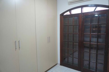 Casa para alugar com 350m², 4 quartos e 4 vagas Casa para alugar com 350m², 4 quartos e 4 vagasSuite