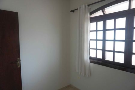 Casa para alugar com 350m², 4 quartos e 4 vagas Casa para alugar com 350m², 4 quartos e 4 vagasQuarto 2