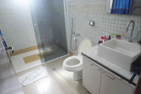 Casa para alugar com 350m², 4 quartos e 4 vagas Casa para alugar com 350m², 4 quartos e 4 vagasBanheiro