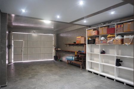 Garagem de casa para alugar com 4 quartos, 350m² em Vila Sao Silvestre, Barueri