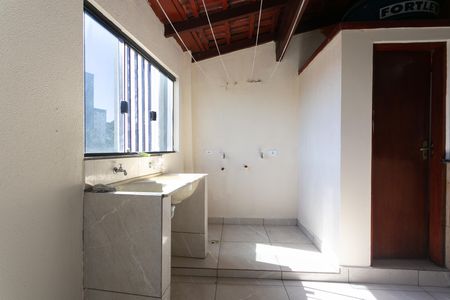 Casa de condomínio para alugar com 320m², 3 quartos e 1 vaga Casa de condomínio para alugar com 320m², 3 quartos e 1 vagaÁrea de Serviço