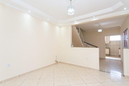 Casa de condomínio para alugar com 320m², 3 quartos e 1 vaga Casa de condomínio para alugar com 320m², 3 quartos e 1 vagaSala