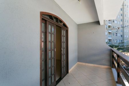 Casa de condomínio para alugar com 320m², 3 quartos e 1 vaga Casa de condomínio para alugar com 320m², 3 quartos e 1 vagaVaranda da Suíte